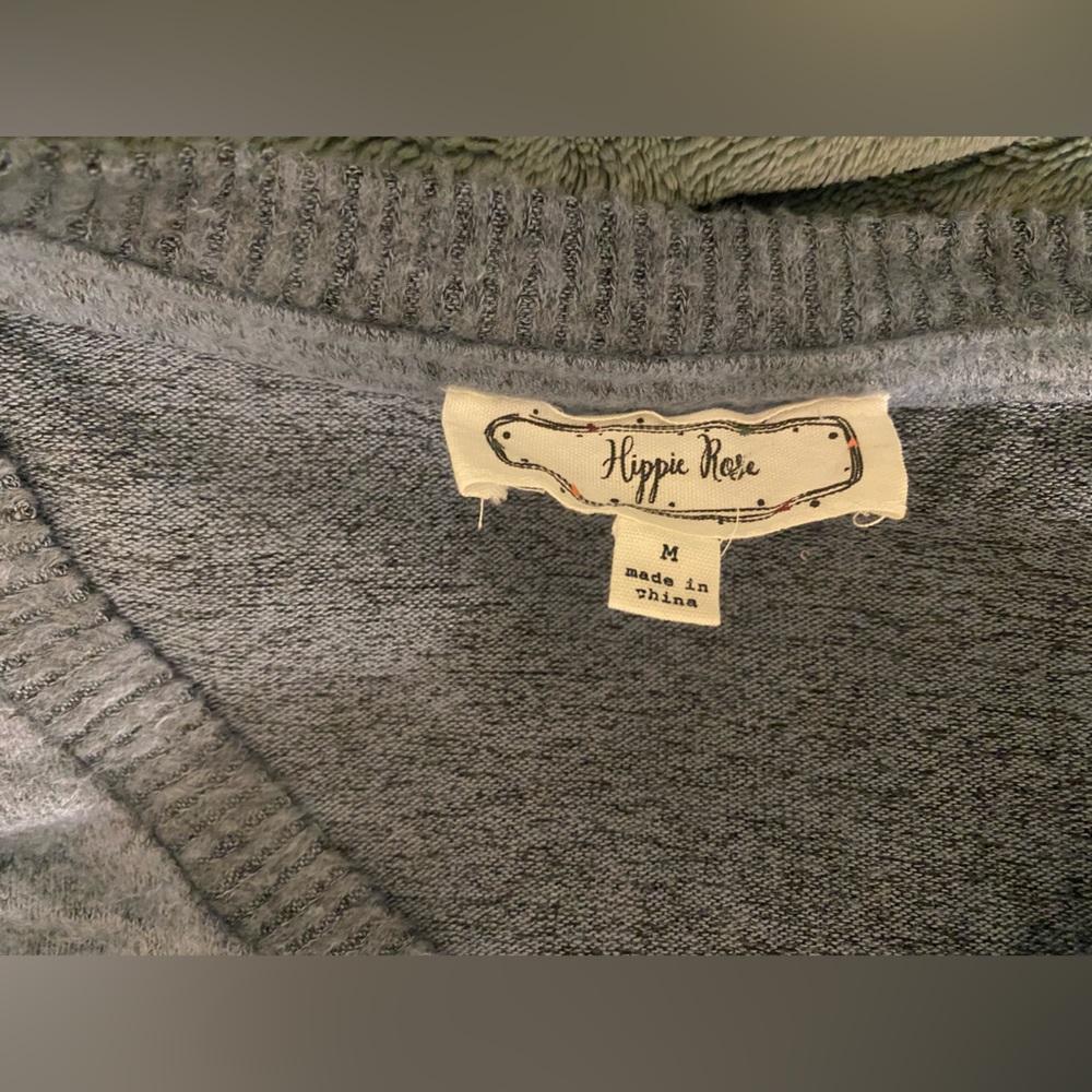 NWOT HIPPIE ROSE SWEATER - Picture 3 of 3